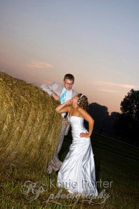 hay bales wedding photo karrie porter photography